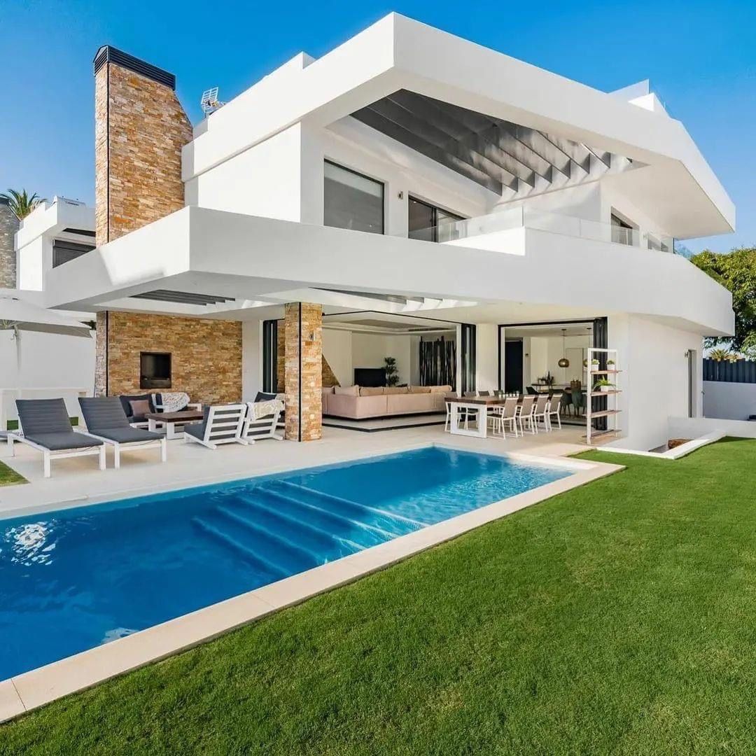 Chalet for Sale in Hacienda White