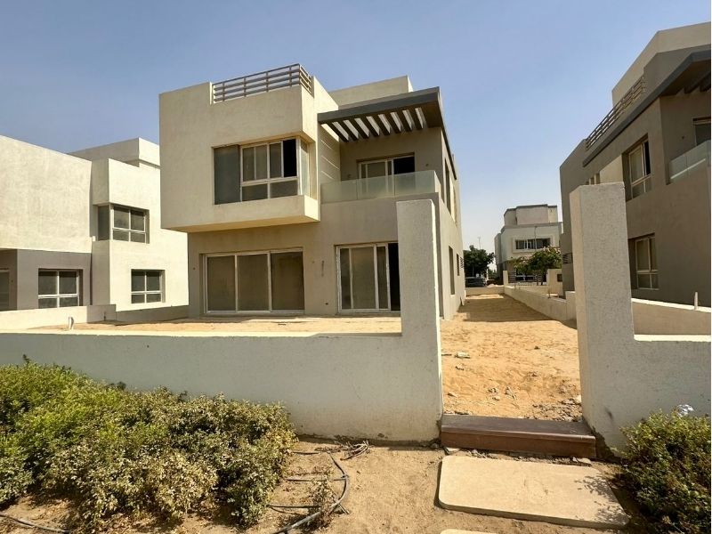 Villa Hyde Park C18 - Front Facade