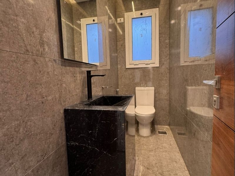 Architectural Masterpiece Penthouse for Sale in Hyde Park