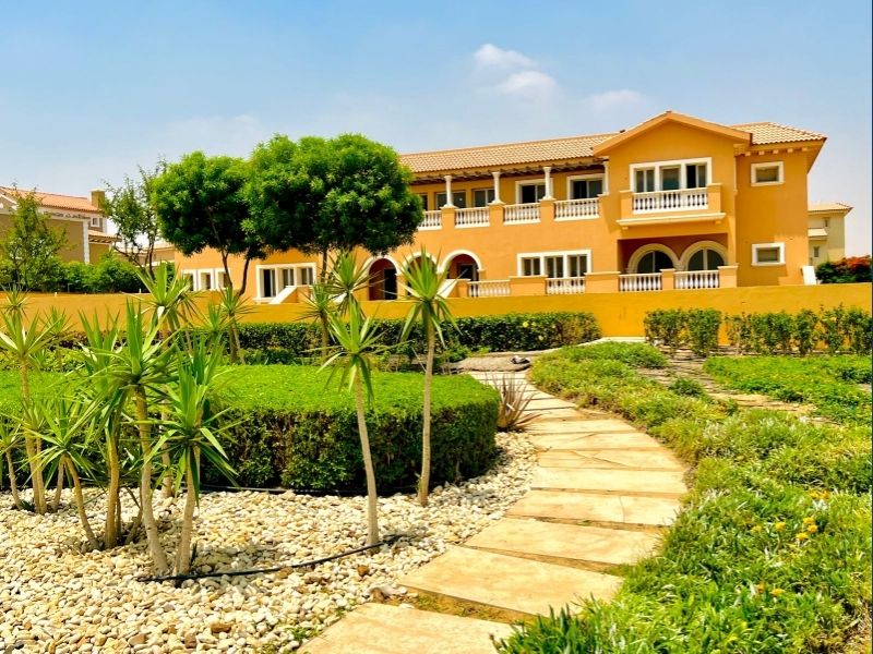 Legacy of Luxury: Palace for Sale in Hyde Park Egypt