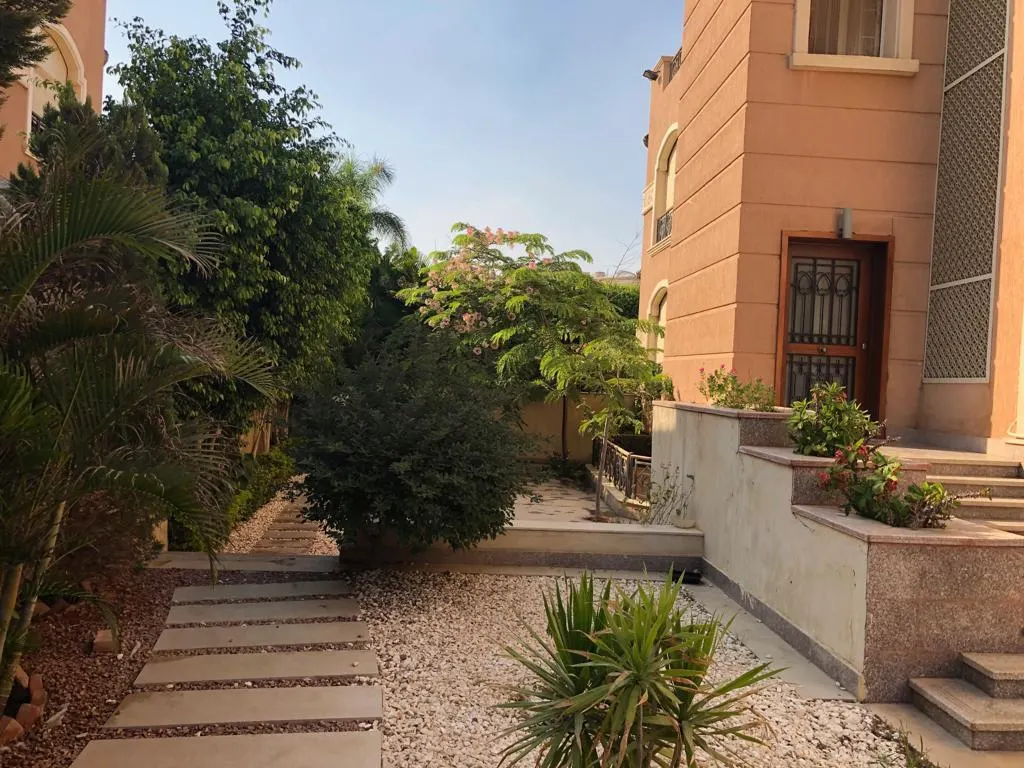 Villa with a 700 m² Garden — Dyar Mokhabarat – photo 8 of 10