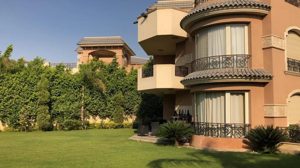 Villa with a 700 m² Garden — Dyar Mokhabarat – photo 3 of 10