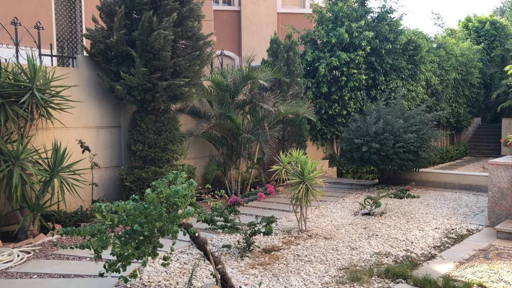 Villa with a 700 m² Garden — Dyar Mokhabarat – photo 10 of 10